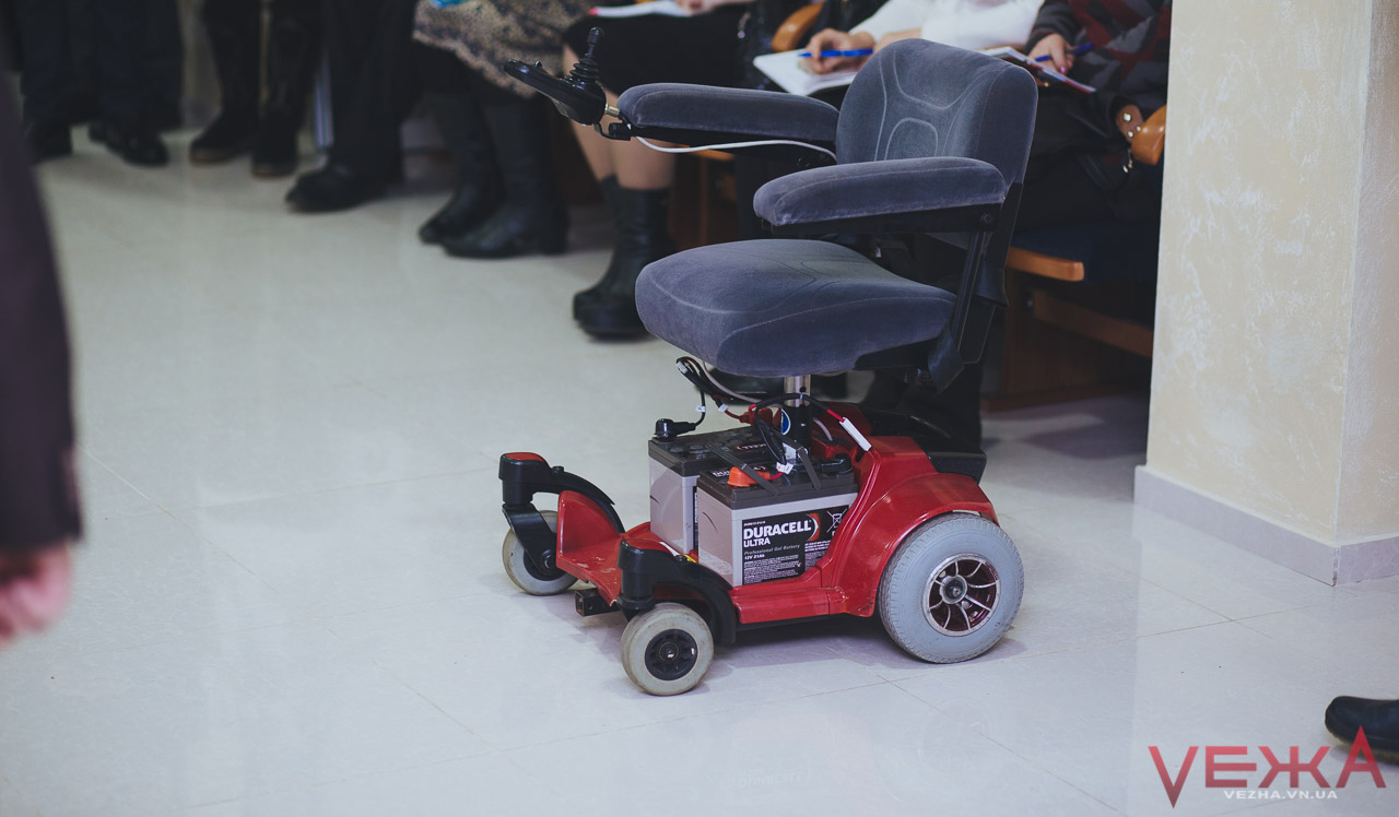 У Вінниці розробили інвалідний візок з дистанційним керуванням через смартфон