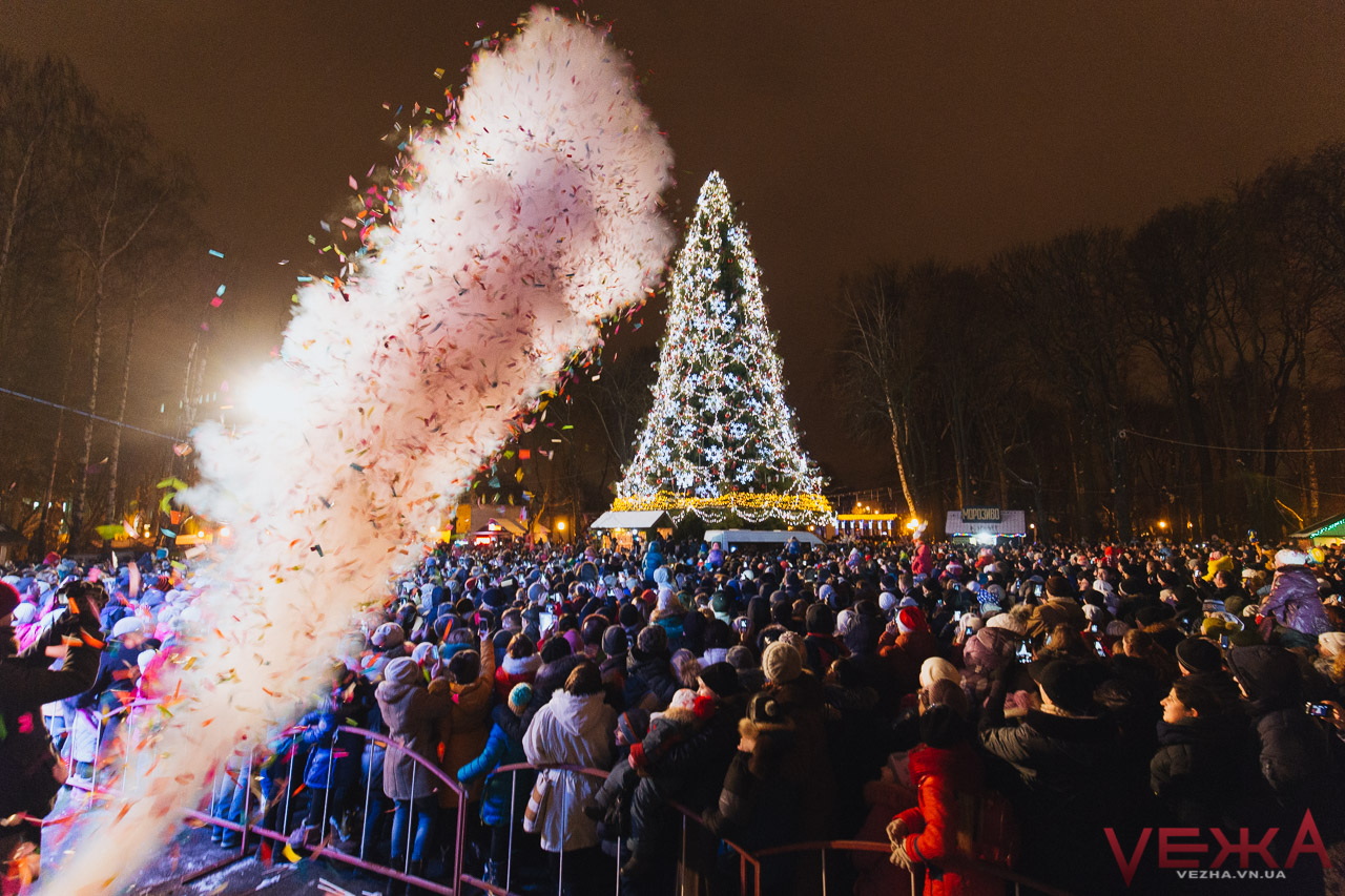 У Вінниці відкрили головну новорічну ялинку міста. ФОТОРЕПОРТАЖ
