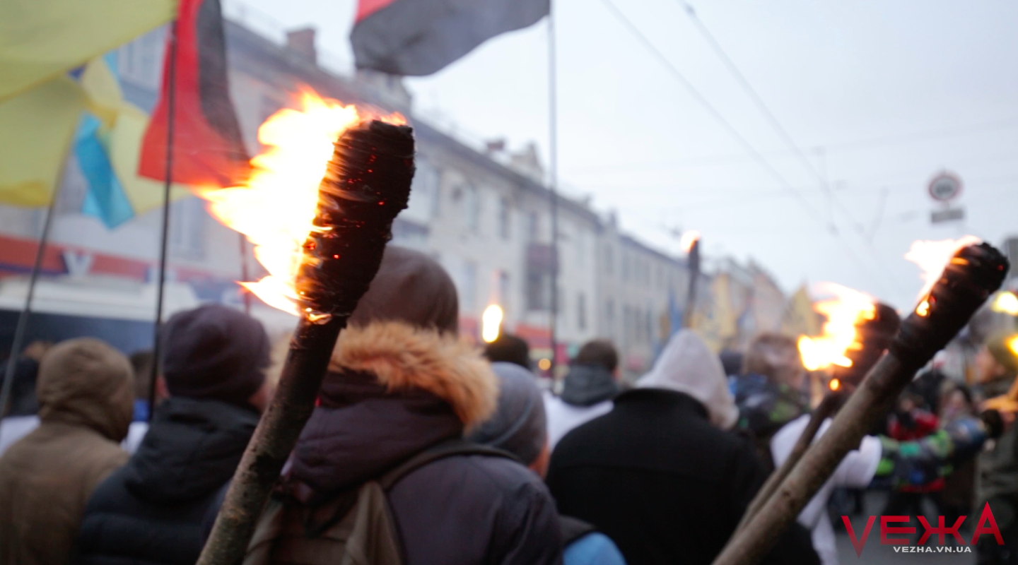 Факельна хода у Вінниці на честь Героїв Крут