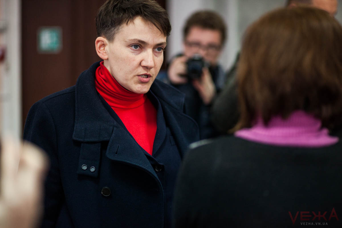 Надія Савченко прибула до Вінниці захищати підозрюваних в будівельній афері. ФОТО
