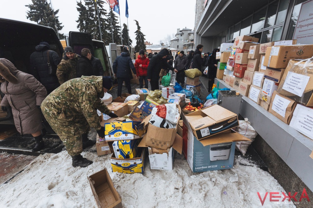 Ще 25 тонн допомоги вінницькі волонтери повезли у Авдіївку та на лінію зіткнення. ФОТО