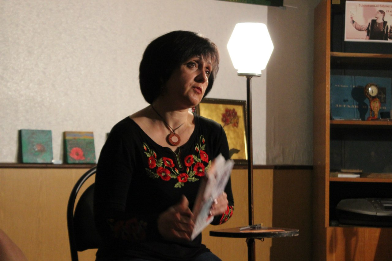 Письменники рятують дітей: у Вінниці організують благодійну зустріч з Дарою Корній