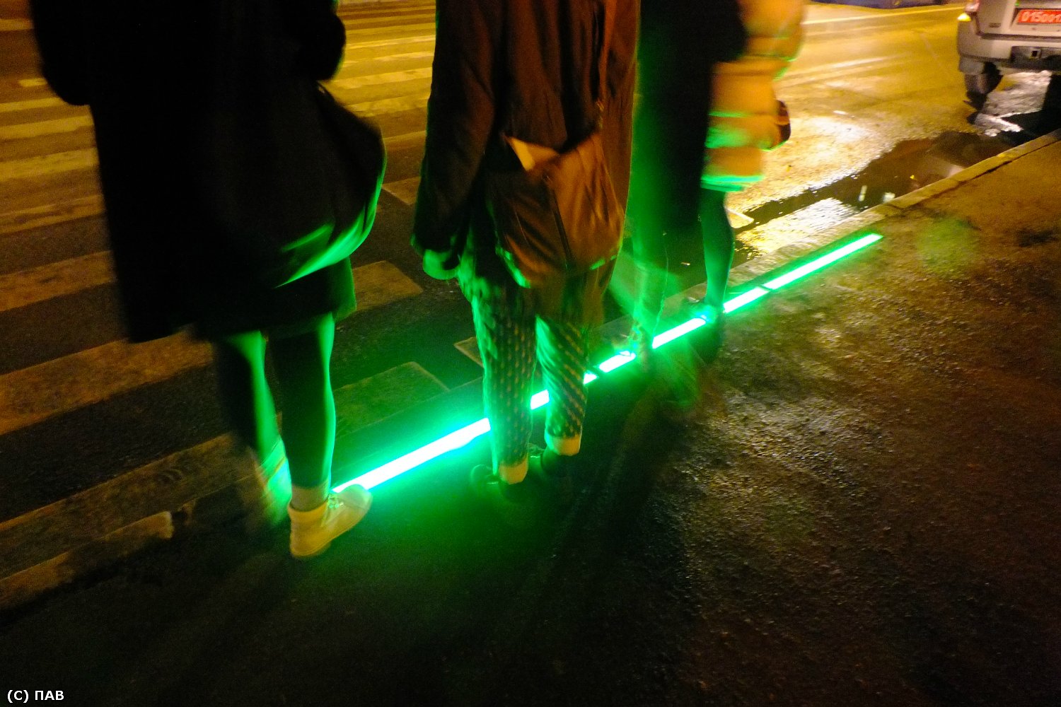 У Вінниці пропонують встановити «лежачі світлофори» для «смартфонозалежних»