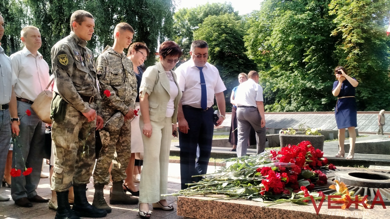 Тихо і без промов у Вінниці вшанували пам’ять загиблих під час Другої світової