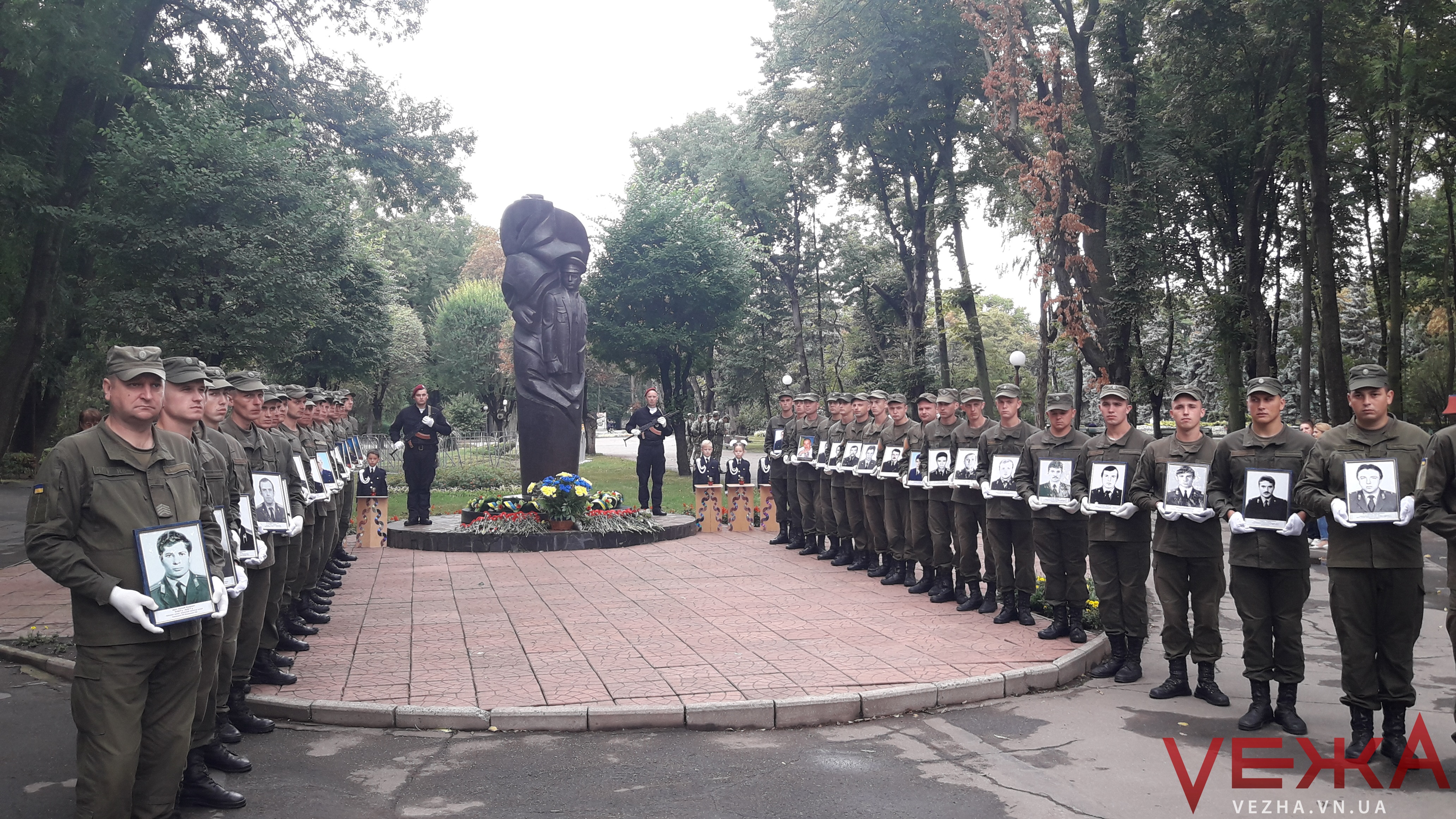 Понад 30 загиблих: у Вінниці вшанували пам’ять правоохоронців, які втратили життя на роботі