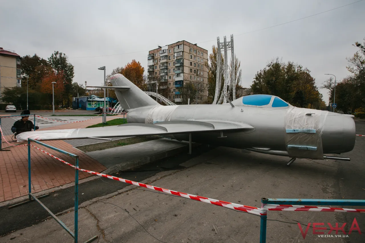 На площу Могилка повернувся літак МІГ-15. ФОТОРЕПОРТАЖ