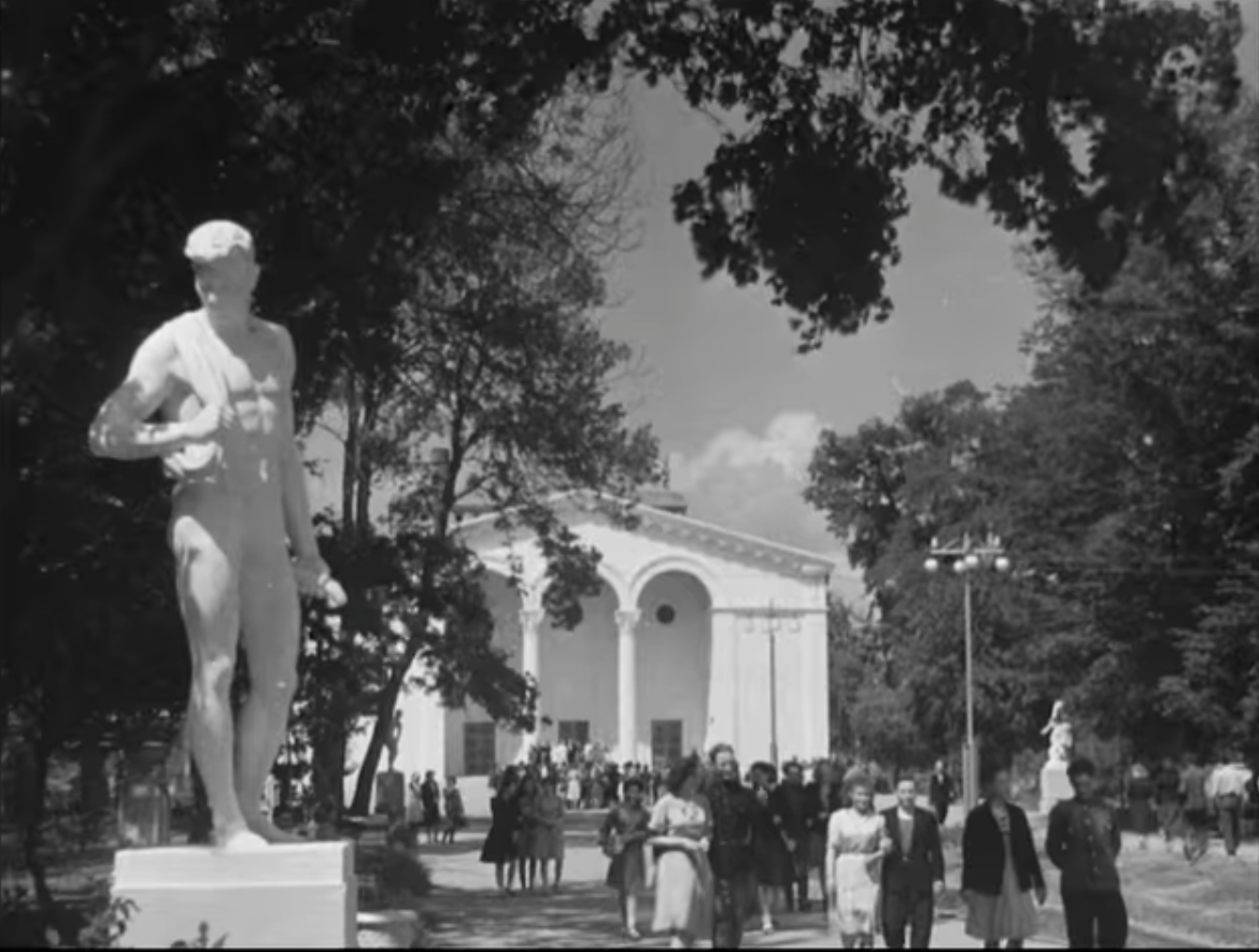 “По-новому живуть тепер Вінничани”: в Мережі показали кінохроніку Вінниці 1948 року. ВІДЕО