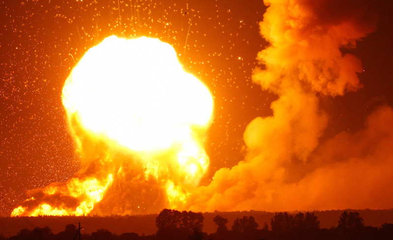 У день вибухів на арсенал біля Калинівки пропустили шість цивільних “із запалювальними речами”. ДОКУМЕНТ