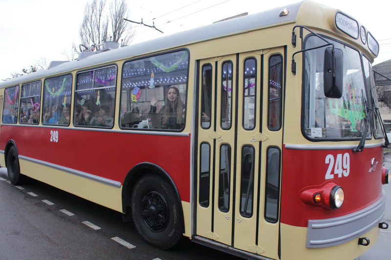 Назад у минуле: у Вінниці можна замовити ретротролейбус для екскурсії чи корпоративу. ВІДЕО