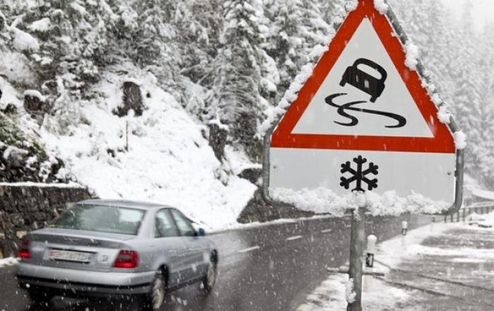Снігопади та мороз: вінницьких водіїв просять утриматися від дальніх поїздок