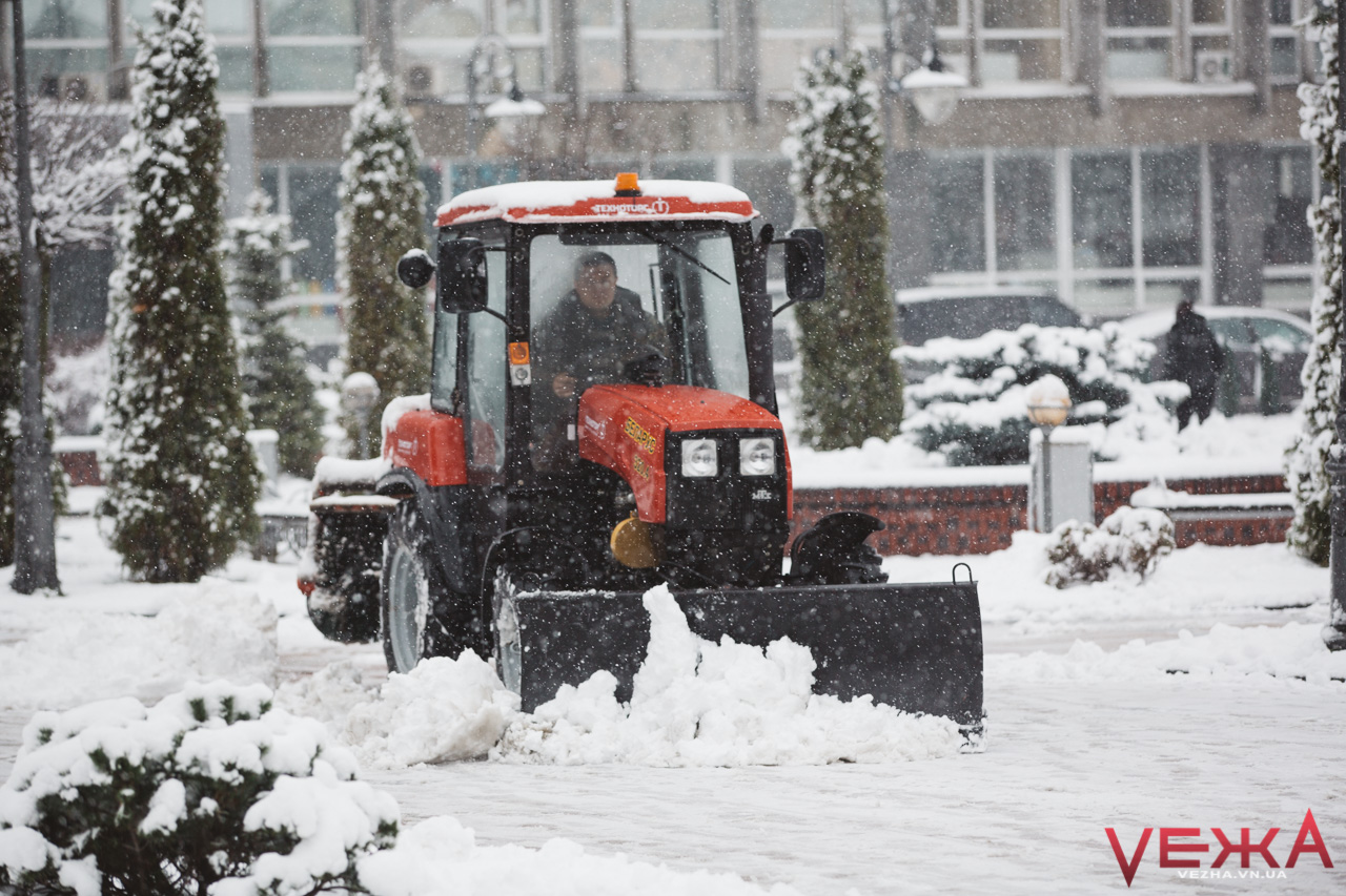 Зима позаду: чи впоралися комунальники Вінниці з прибиранням снігу цього сезону? ОПИТУВАННЯ