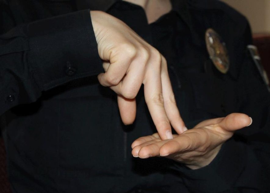 Доступна поліція: вінницьких правоохоронців навчили жестової мови. ВІДЕО