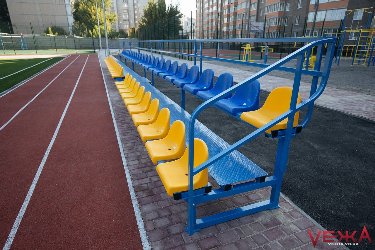 У двох школах Вінниці оновлять спортмайданчики: встановлять трибуни та тренажери