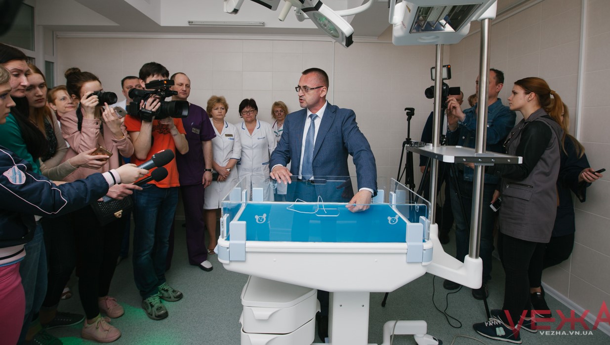У Вінницькій обласній дитячій лікарні обладнали надсучасну операційну за три мільйона. ФОТО