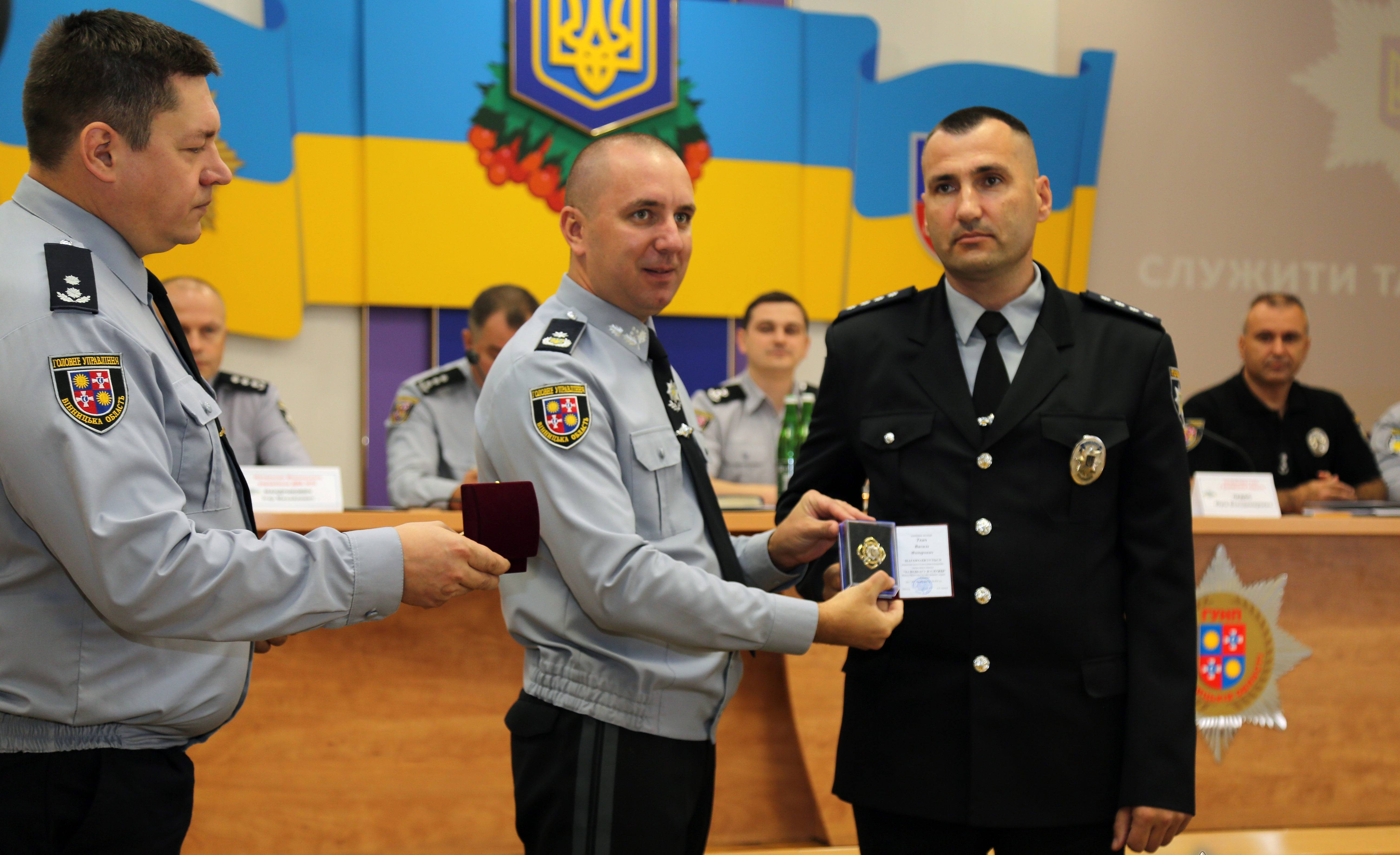 У Вінниці нагородили поліцейського, у якого злочинець кинув гранату