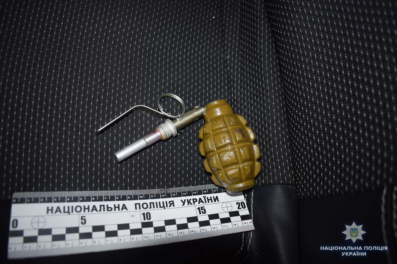 У Вінниці пасажир таксі виявив у авто гранату «Ф-1»