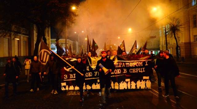 У Вінниці влаштували марш на честь дня народження Нестора Махна. ФОТО