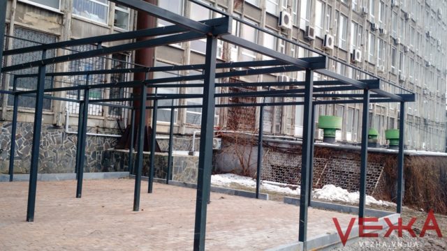 До кінця року у Вінниці облаштують велопарковку та душову для працівників міськради
