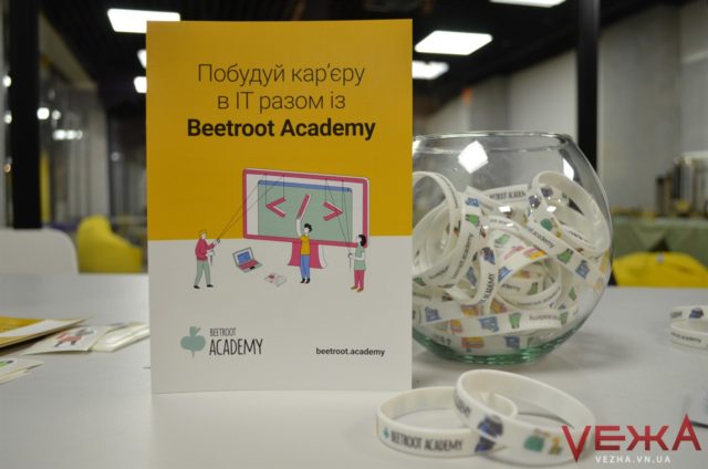 Стати програмістом за чотири місяці: у Вінниці відкрили шведсько-українську IT-школу. ФОТО