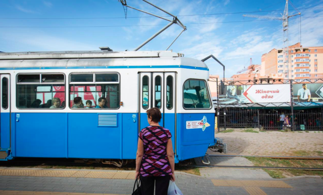 Вінничани просять облаштувати трамвайну зупинку біля фонтану “Рошен”