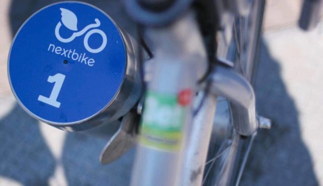 У Вінниці на велосипедах муніципального велопрокату розміщують заборонену агітацію. ФОТОРЕПОРТАЖ