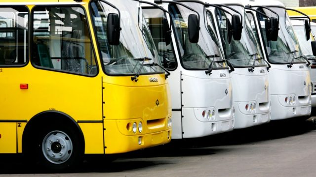 У поминальну неділю у Вінниці курсуватимуть 35 безкоштовних автобусів до кладовища