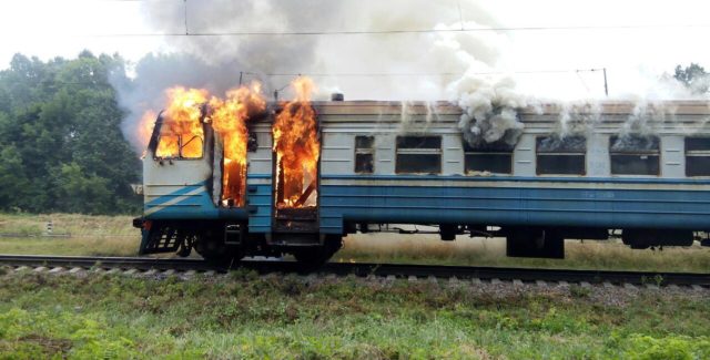 Стали відомі попередні причини пожежі в електропоїзді Козятин-Жмеринка. ФОТО