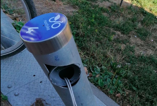 “Зліт варварів”: у Вінниці за 10 днів вкрали три велосипеди прокату Nextbike і пошкодили станції. ФОТО