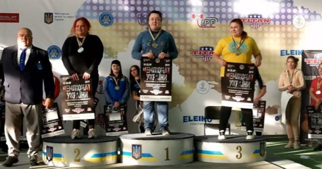 Спортсменка з Вінниці встановила рекорд України з жиму лежачи. ФОТО