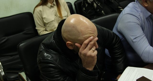 Суд подовжив домашній арешт обвинуваченому в смерті активіста, екс-поліцейському Сергію Пивовару. ФОТО