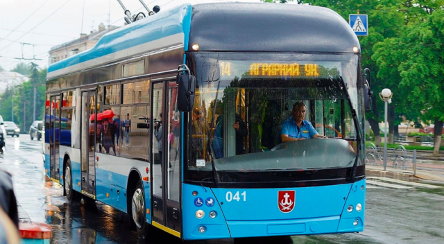 Вінницькі тролейбуси під’єднали до системи безготівкового розрахунку за проїзд