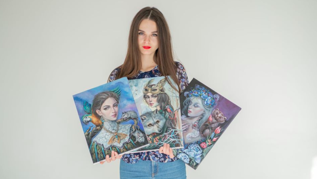 Вінницька художниця продає авторські календарі, щоб допомогти важкохворому Нікіті Добровольському. ФОТО