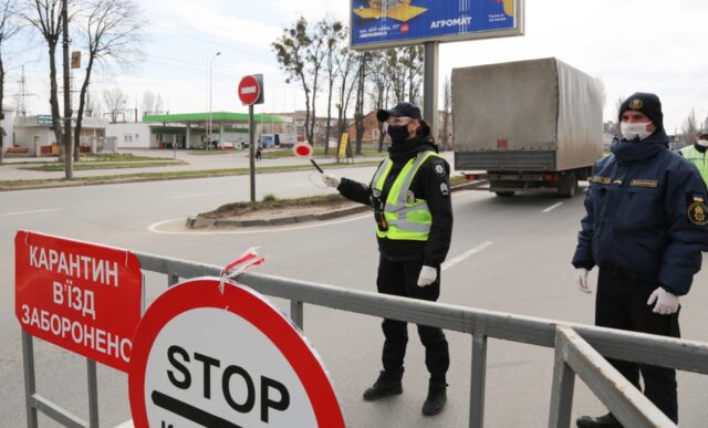 Поліція заявила, що обмежить в’їзд у Вінницю: залишать відкритими лише три напрямки