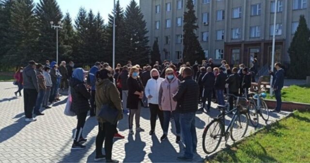 На Вінниччині підприємці вийшли на попереджувальну акцію протесту через карантинні обмеження. ФОТО