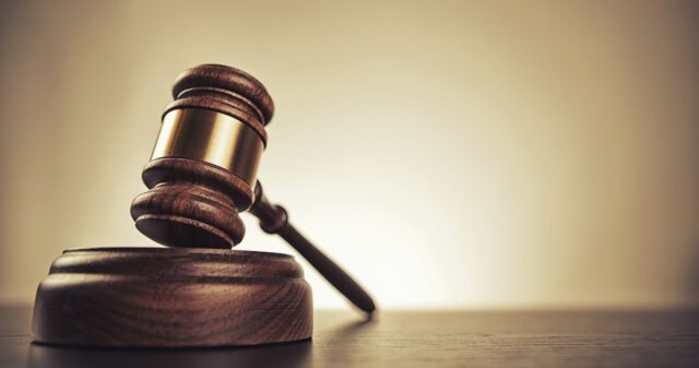 Усне зауваження за “фейк”: апеляційний суд скасував постанову щодо поширення чуток хмільничанкою