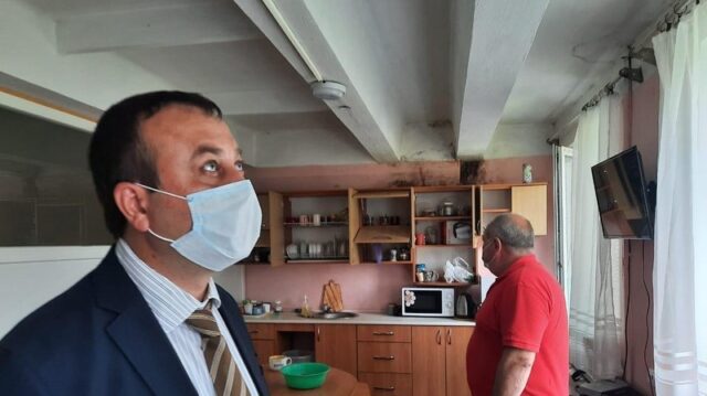 “Стіни та стелю обсів грибок”: Сергій Борзов перевірив станцію “швидкої”, де виявили спалах коронавірусу