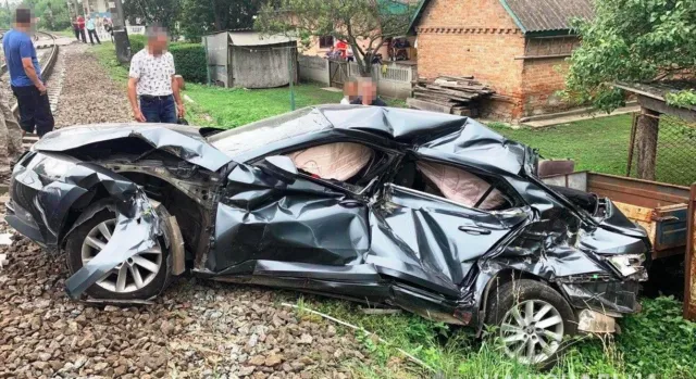 Поліція повідомила попередню версію причин смертельного ДТП на залізничному переїзді на Вінниччині. ФОТО