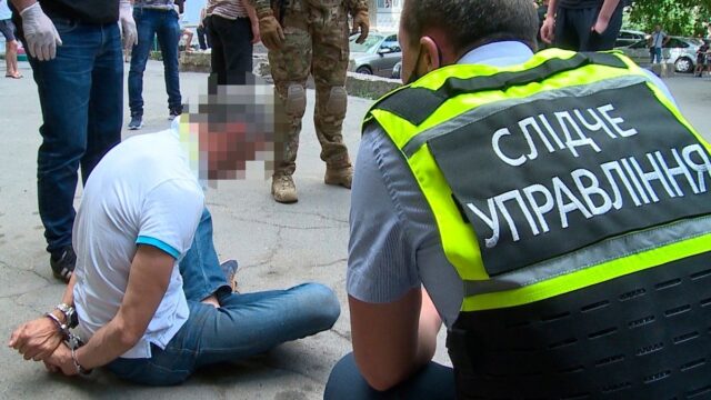 Поліція затримала злочинців, які вимагали неіснуючі борги у вінничан. ФОТО