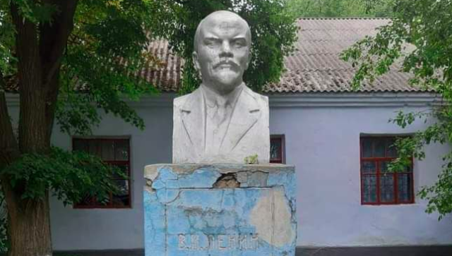 ЗМІ: у селі на Вінниччині досі стоїть пам’ятник Леніну. ФОТО