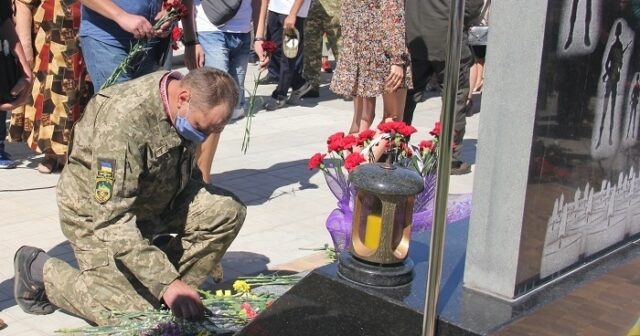 На Вінниччині встановили стелу пам’яті Героїв, які загинули за Україну. ФОТО