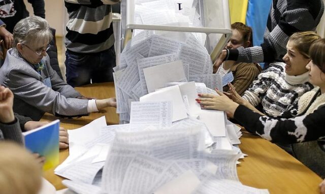 Хто рахуватиме голоси: ЦВК утворила територіальні виборчі комісії на Вінниччині. ПЕРЕЛІК