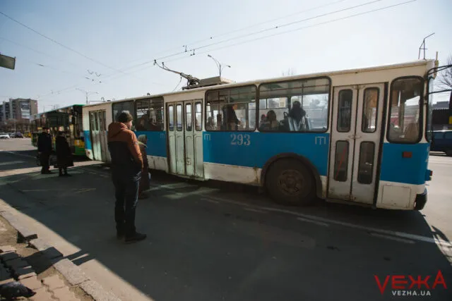 У Вінниці просять знову відчиняти всі двері у громадському транспорті. ПЕТИЦІЯ