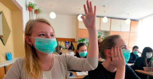 Зростання захворюваності: як вчитимуться у школах Вінниці та області