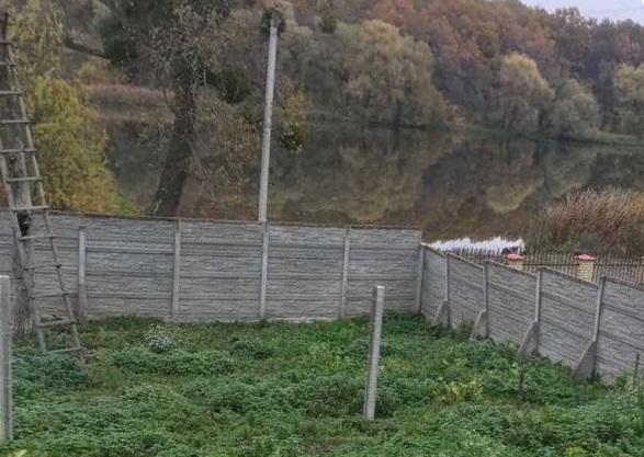 Мешканець Вінниці заплатить штраф за незаконне зайняття ділянки біля річки