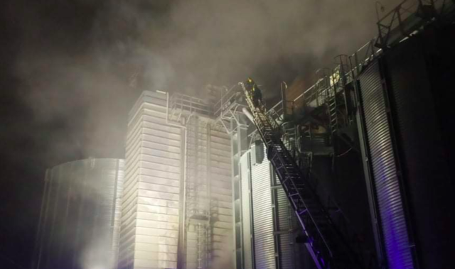 На Вінниччині пожежа знищила 45 тонн насіння. ФОТО