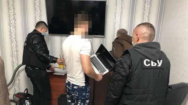У Вінниці викрили хакерів, які атакували сайти вишів
