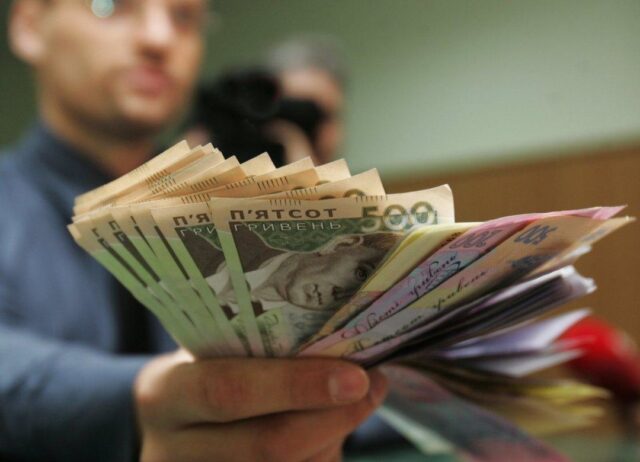 У жовтні середня зарплата на Вінниччині склала понад 11 тисяч гривень