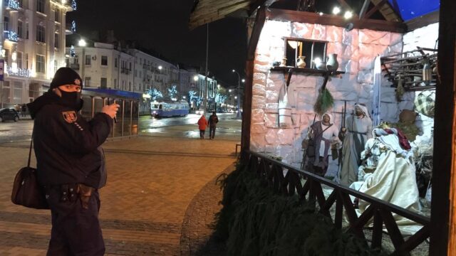 Крадіжка на Різдво: з вертепу в центрі Вінниці зникла фігурка Ісуса. ФОТО, ВІДЕО
