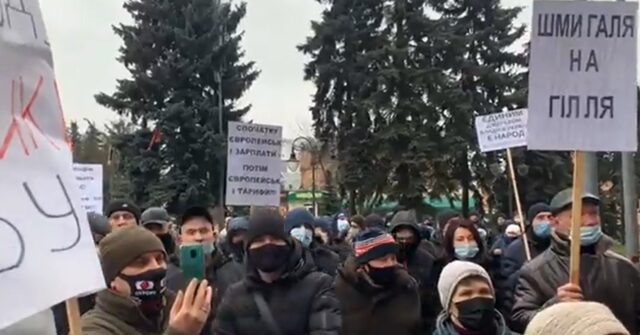 Вимоги до Зеленського і Шмигаля: у Вінниці знову протестували проти тарифів на “комуналку”. ФОТО, ВІДЕО