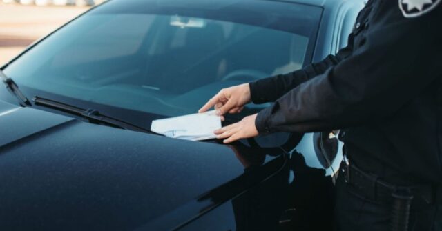 У Вінниці учень ліцею вимагав у водіїв гроші, погрожуючи пошкодити автівки